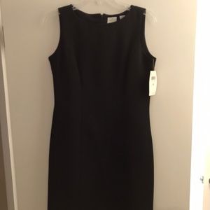 NWT Emma James size 6 Short Black Dress